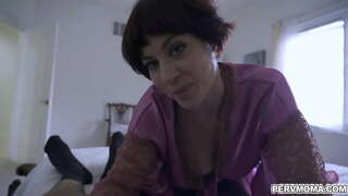 ���ರ್ಭಿಯಿಳಿಸುವುದು ಮಮ್ಮಿ ಜೆಸ್ಸಿಕಾ ರಯಾನ್ ತೆಗೆದುಕೊಳ್ಳುತ್ತದೆ ತನ್ನ ಮಲಮಗ ಬಾಯಿಯಿಂದ ಜುಂಬು ತನ್ನ ಯುವ ಶಿಶ್ನ