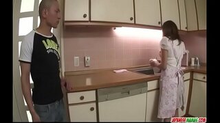 Hikaru Wakabayashi notzt Hir grouss Titten spillen mat Hahn