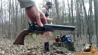 Farm Meedchen a Waffen