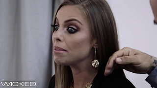 Aġent Tal-Proprjetà Anzjani Klijent - Ħżiena